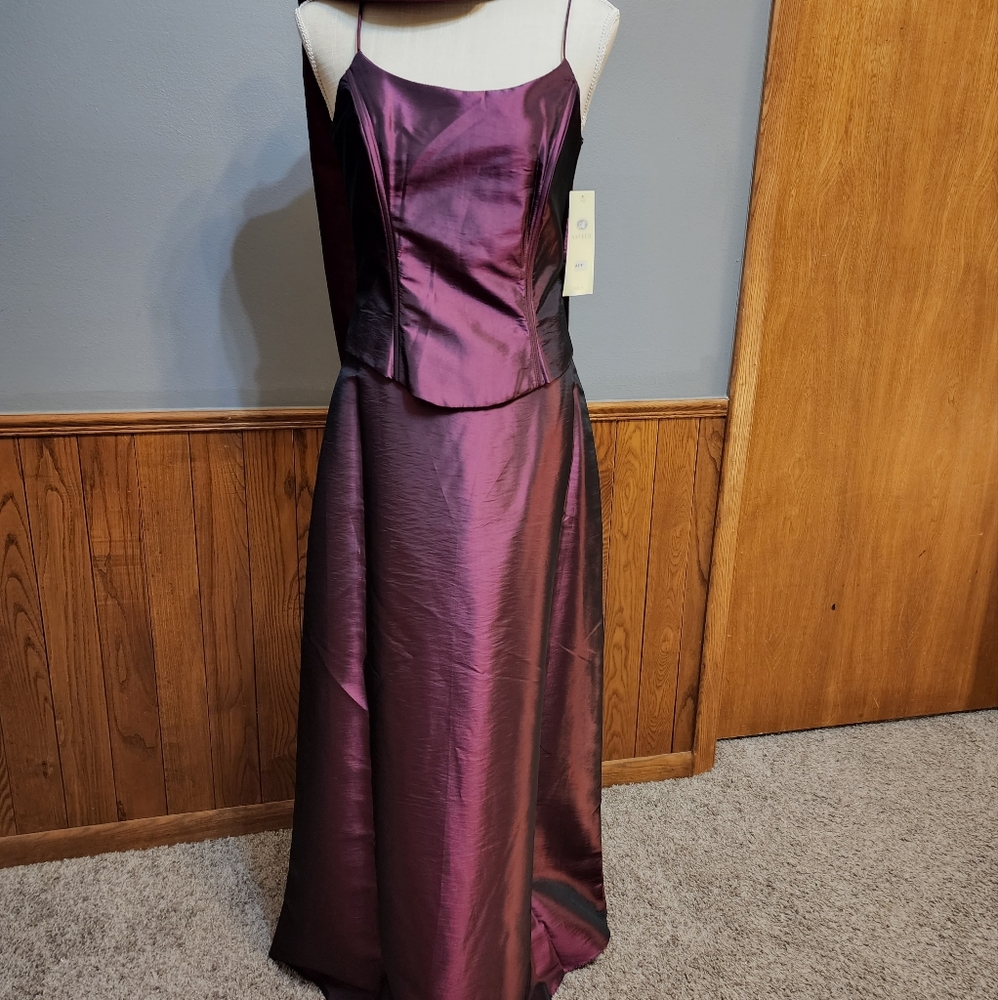 🎈Aspeed Plum Tafetta material like dress 2pc